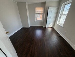 Building Photo - 566 Stanbridge St