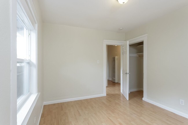 Foto del edificio - 64 W Santa Fe Ave