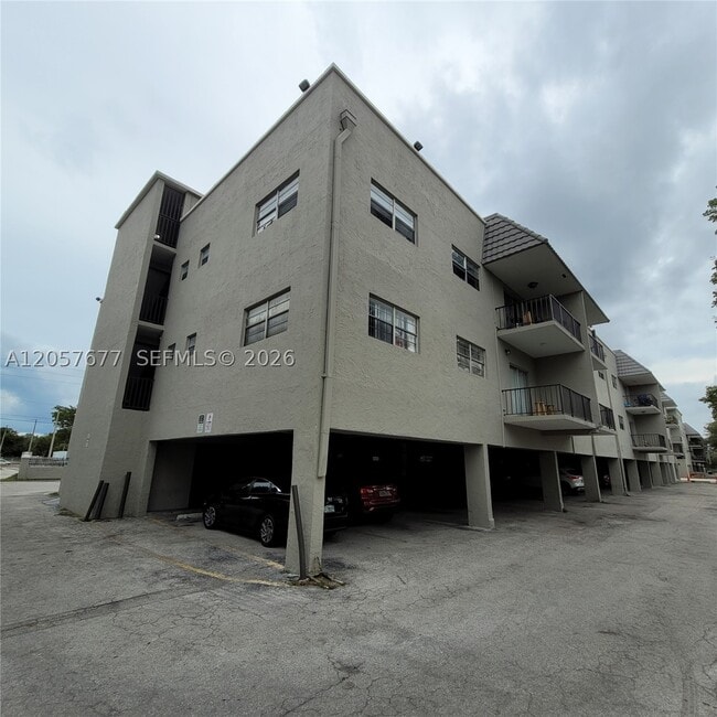Building Photo - 5100 SW 41st St