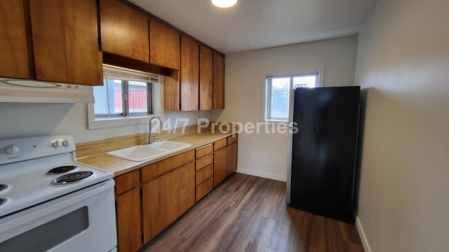 Building Photo - Cozy 2BD | 1 BA with Parking - Forest Grove