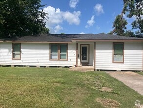 Building Photo - 812 Old Angleton Rd