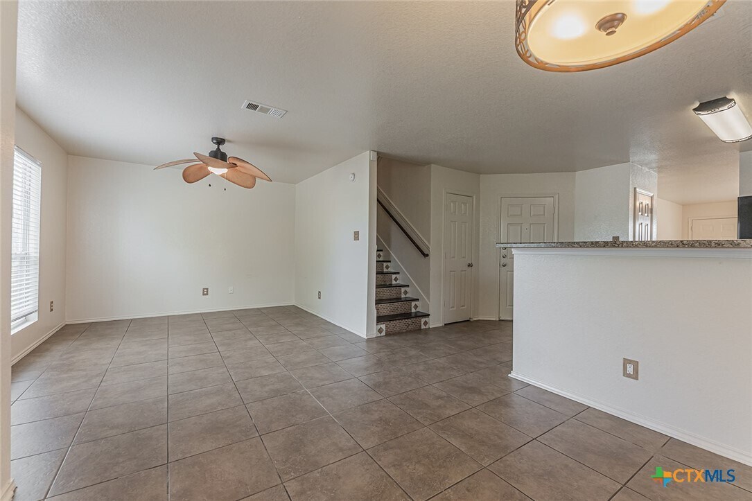 Foto principal - 2406 Waterfall Dr