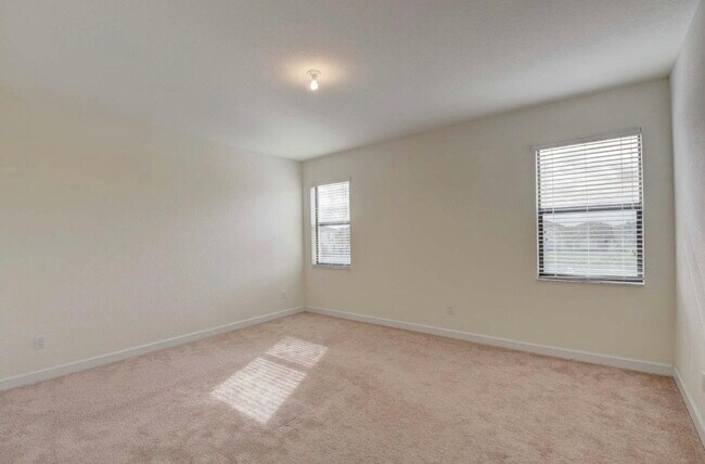 Foto del edificio - 8834 Willow Cove Ln
