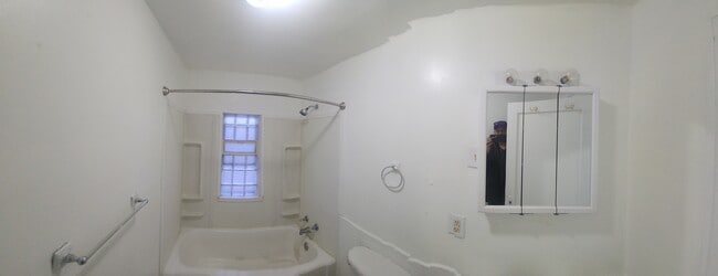 Foto del edificio - 244 N Fairmont Ave