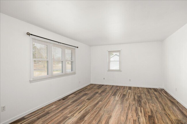 Building Photo - Charming, recently renovated 3-bed, 2.5 bath Ranch for rent in Milford, $2,200/month. Available e...