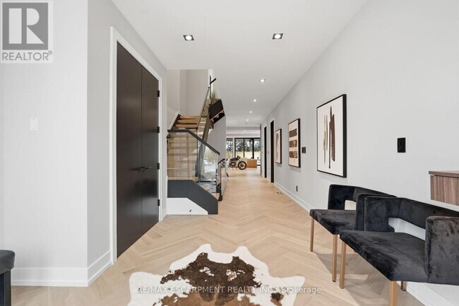 Building Photo - 700 Montbeck Crescent