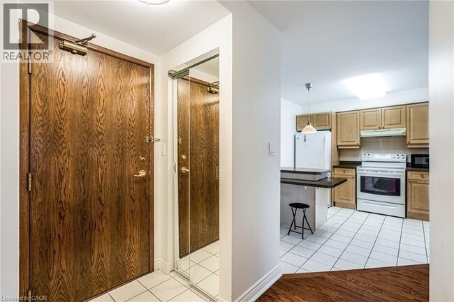 Building Photo - 1276 Maple Crossing Blvd