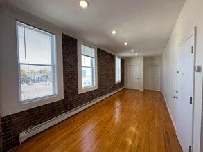 Building Photo - 275 Webster Ave