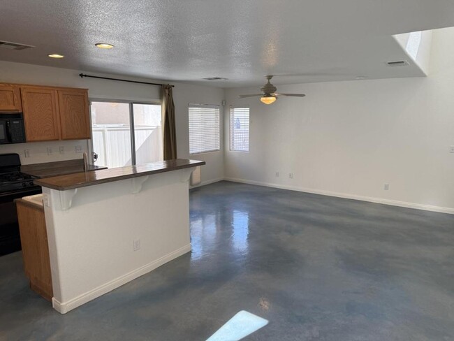 Building Photo - 9528 Havasu Canyon Ave
