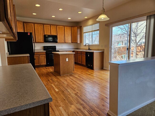 Foto del edificio - Majestic 2 Story House in Tallgrass/Saddle...