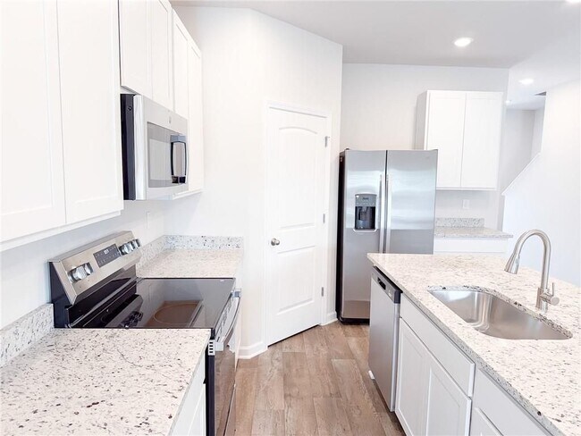 Foto del edificio - 5256 Magnolia Pl