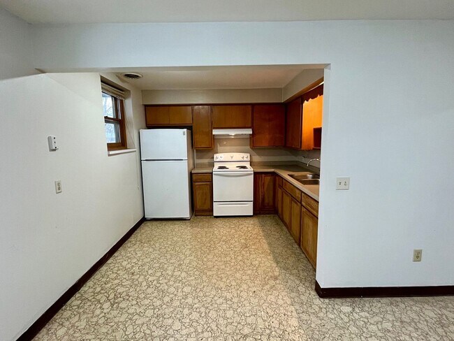 Foto del edificio - 811-813 W Adler Rd