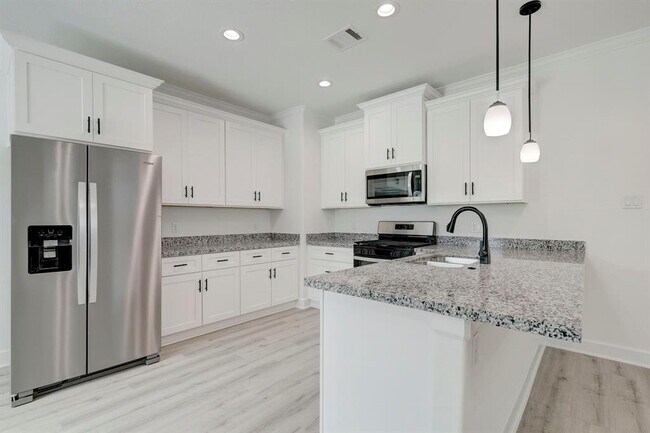Building Photo - 4002 Elmwood St