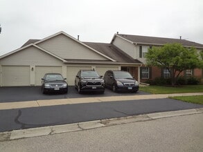 Building Photo - 1127 N Red Oak Cir