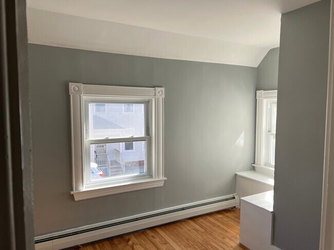 Building Photo - 90 Elm St