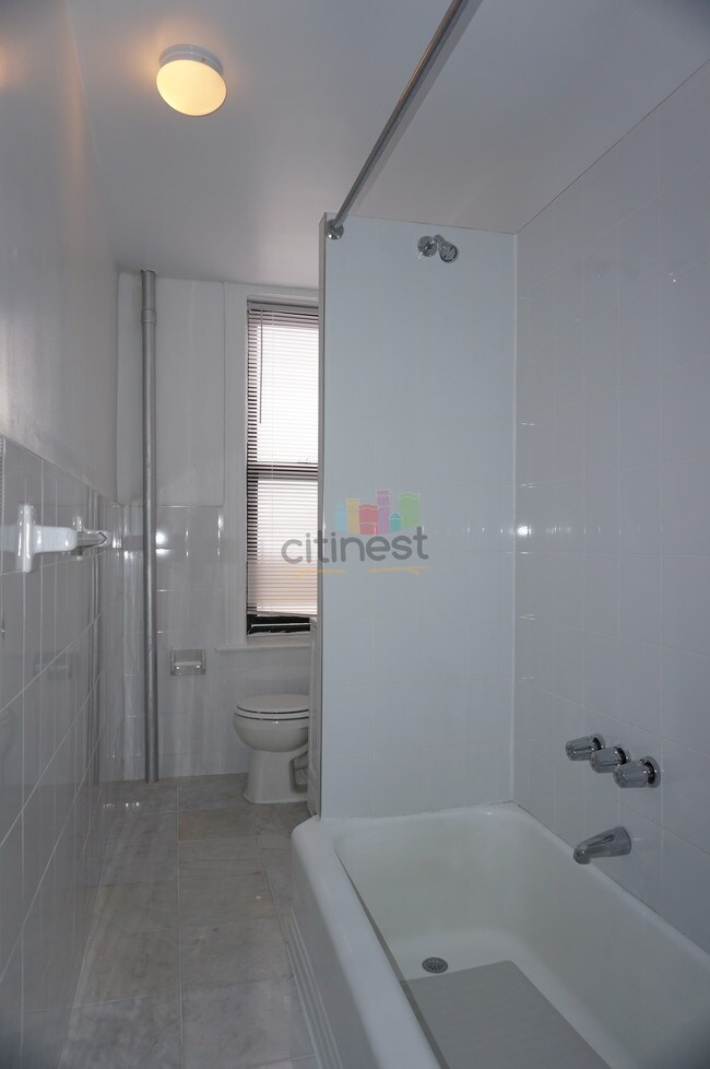 Building Photo - 484 84th St