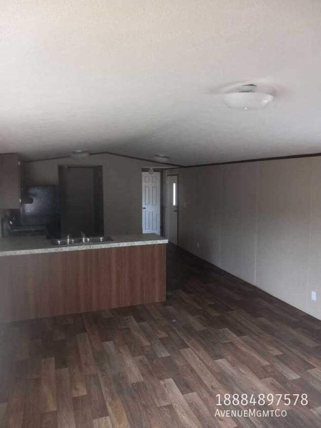 Foto del edificio - 327 Old Tavern Ln