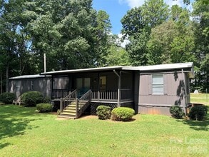 Building Photo - 8112 Blackwood Rd