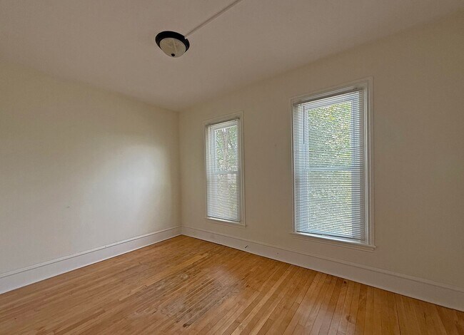 Foto del edificio - Single Family Home Located Near Medical Mi...