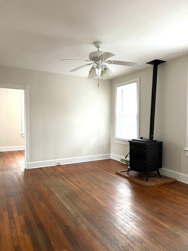 Foto del edificio - Enka Village Home for rent. 2 bedroom/1 ba...