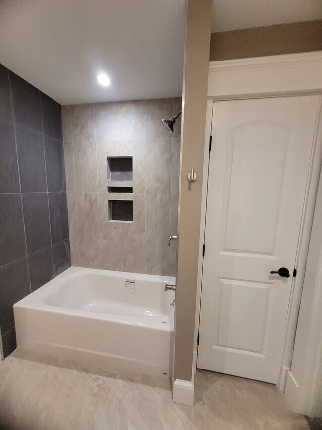 1 King Phillip Plz, Foxboro, MA 02035 House Rental in Foxboro, MA