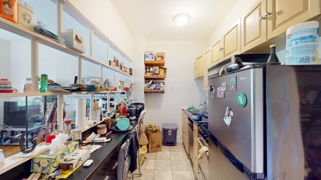 Foto del edificio - 1073 Beacon St