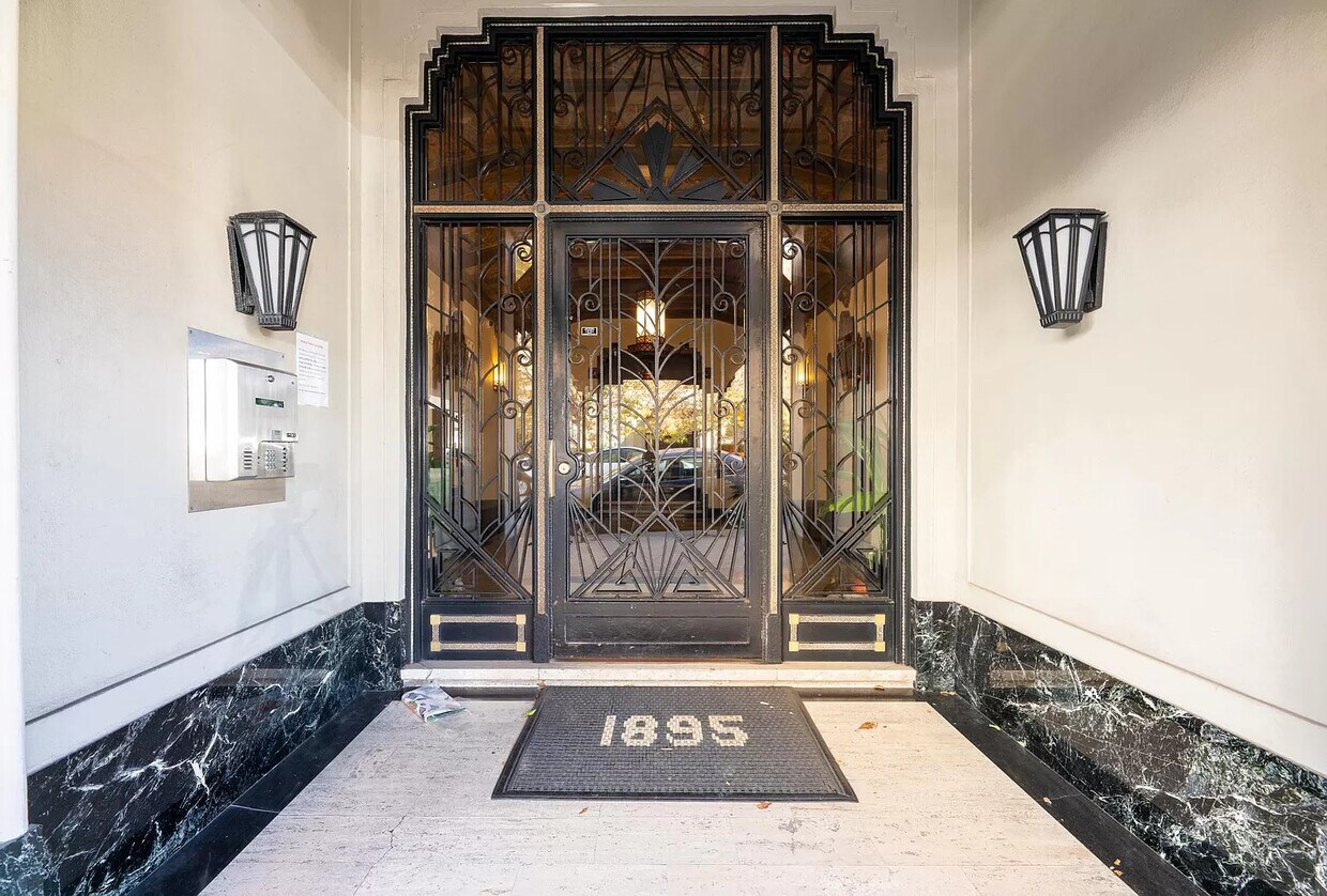 Foto principal - 1895 Pacific Ave