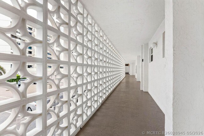 Building Photo - 3570 S Ocean Blvd