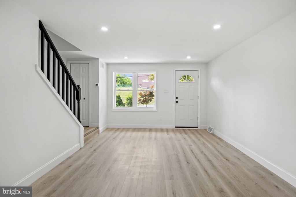 Foto principal - 2119 Delmar Dr