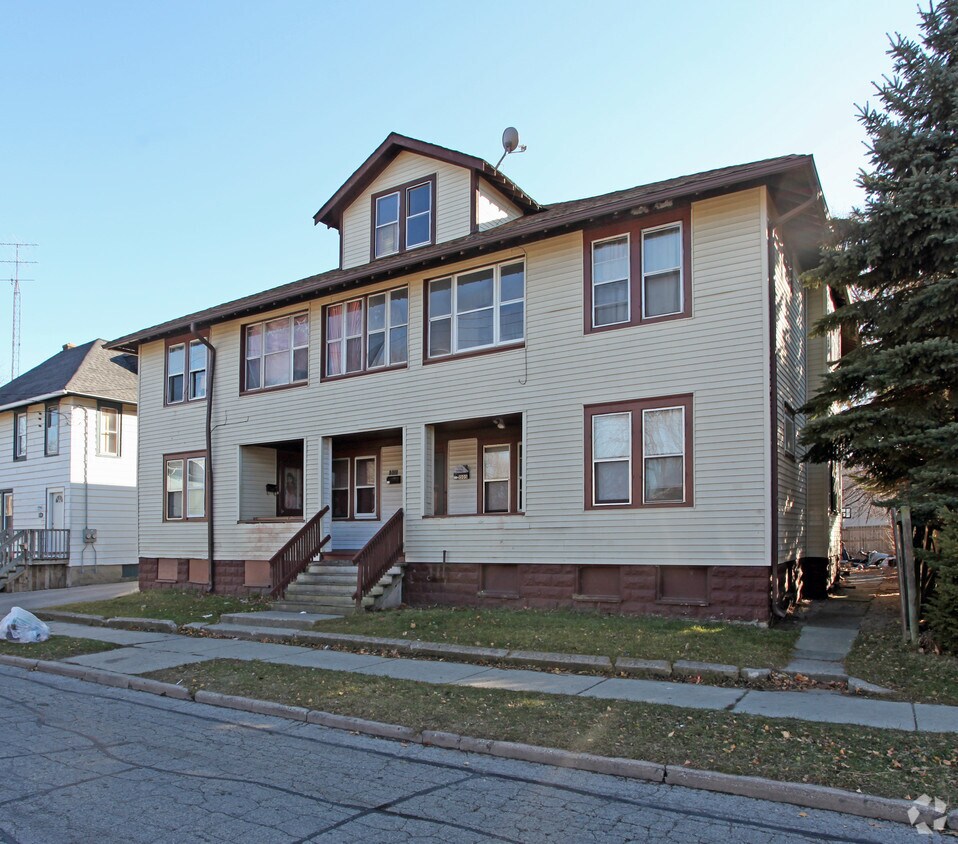 Building Photo - 1501 61 St