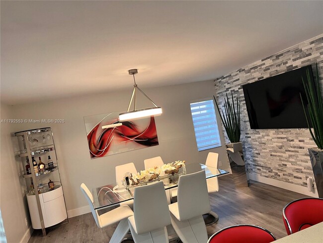 Foto del edificio - 9571 NW 52nd St
