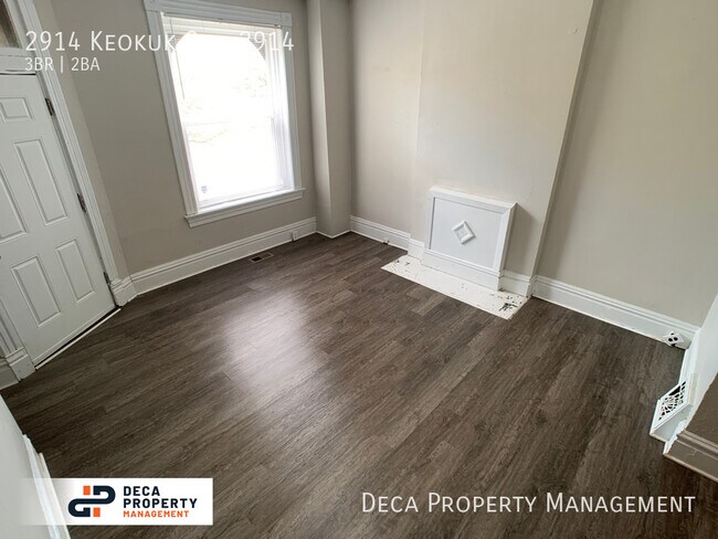 Building Photo - 3 Bedroom Apartment