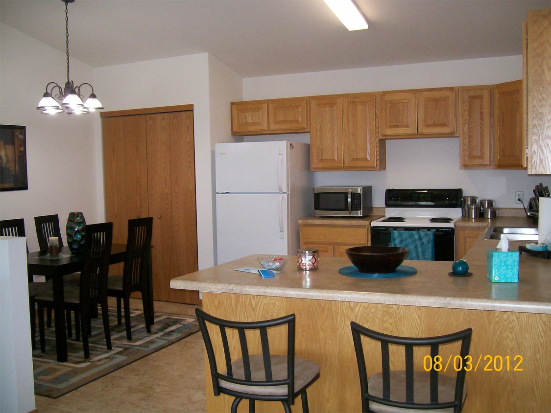 Foto principal - 1510-1560 W Pine St