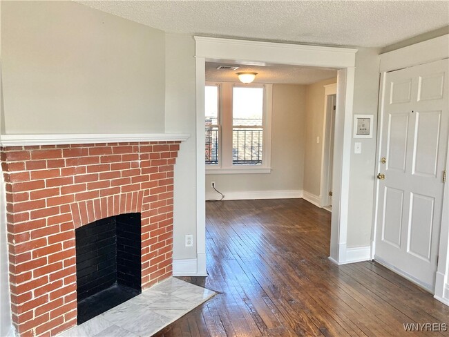 Building Photo - 294 S Elmwood Ave
