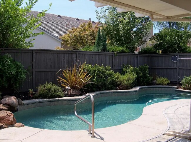 Foto del edificio - 55+ Heritage Park RARE Find!  2-2 w/Privat...