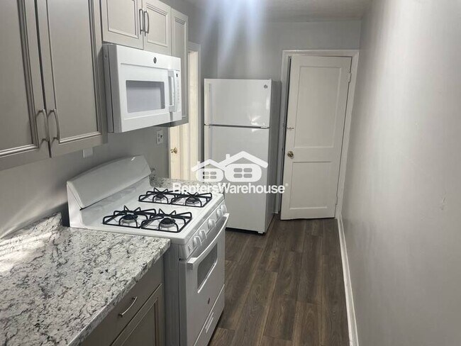 Foto del edificio - 5002 Pembridge Ave