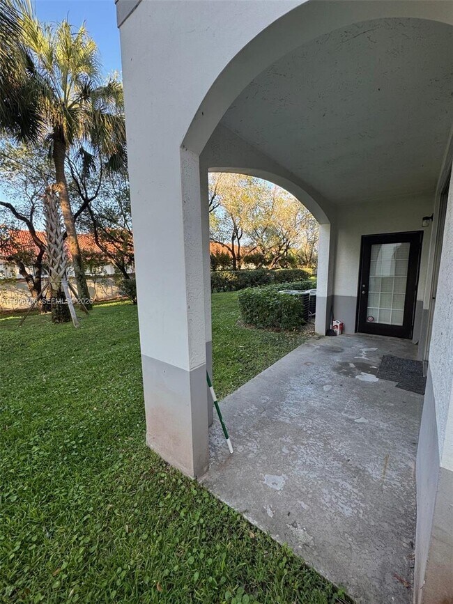 Foto del edificio - 771 SW 148th Ave