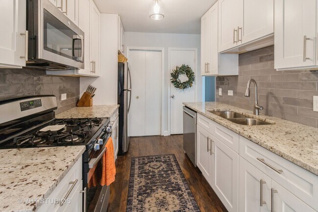 Foto del edificio - 401 Briarwood Ct