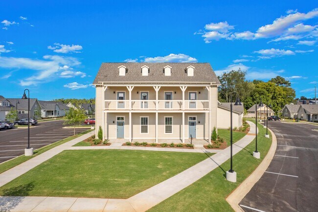 Building Photo - The Villas at Old Monrovia