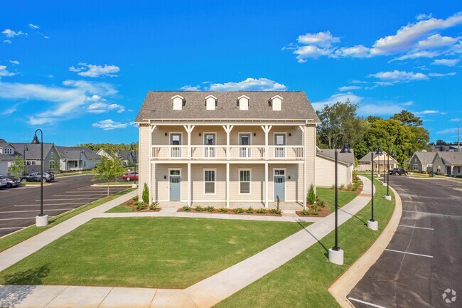 Building Photo - The Villas at Old Monrovia