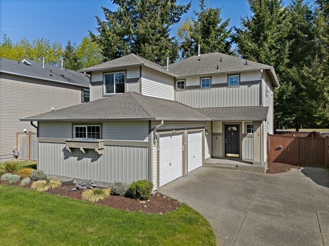 Building Photo - Charming 3-Bed Craftsman in DuPont | Trail...