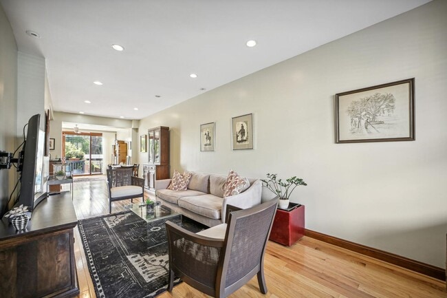 Building Photo - Modern Rowhome with Private Parking Pad! AVAILABLE NOW!