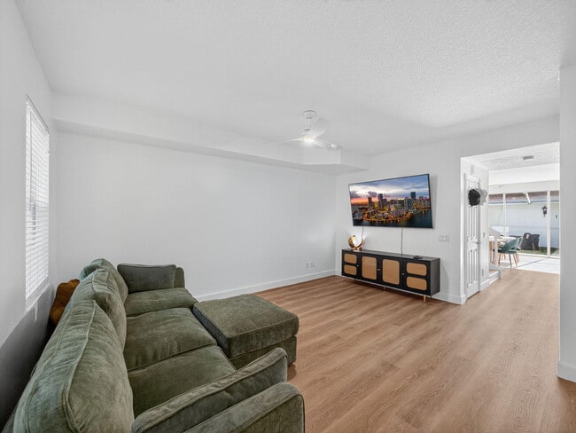 Foto del edificio - 2785 E Community Dr