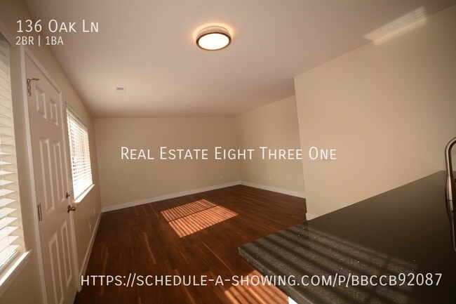 Building Photo - 136 Oak Ln