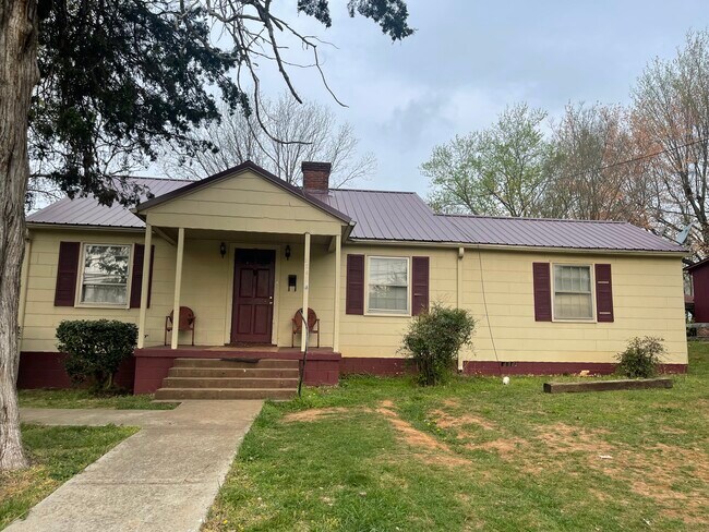 vista frontal de la casa - 224 S Main St