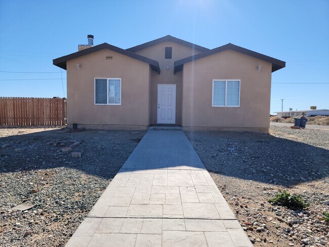 Foto del edificio - 3 bedroom / 2 bathroom / Remodeled , Spaci...