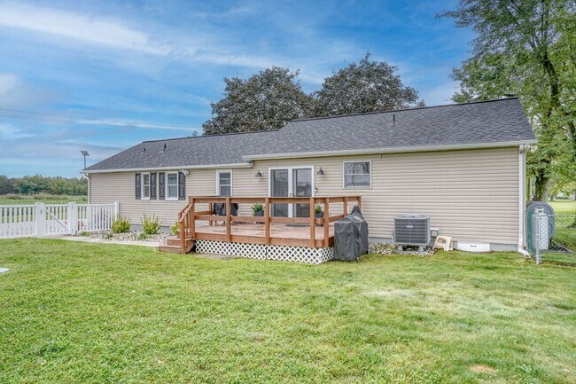 Building Photo - Just What You Have Been Looking For a Sing...