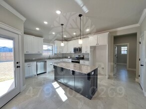 Building Photo - 1904 E Hudson Dr