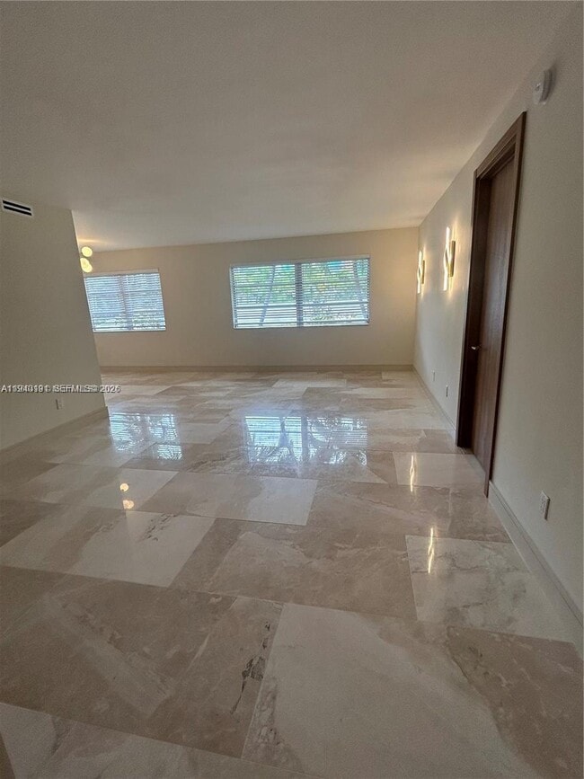 Foto del edificio - 1060 92nd St