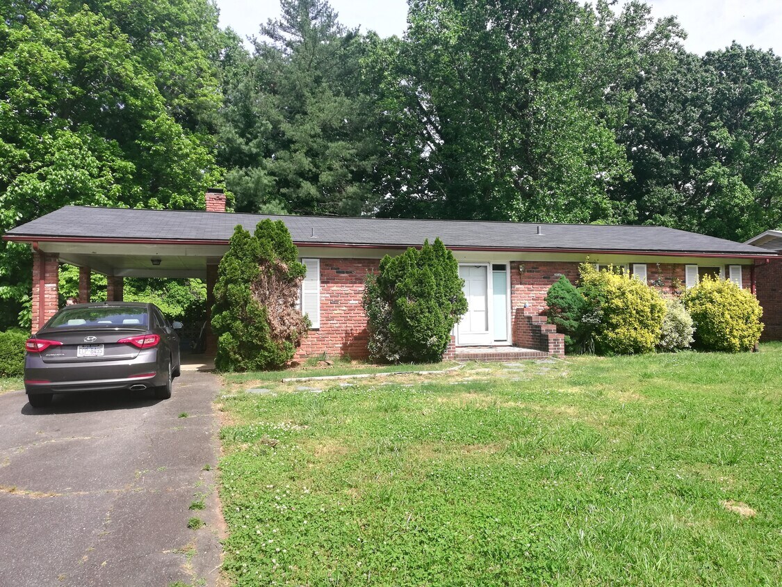 Primary Photo - 1337 Waybridge Ln